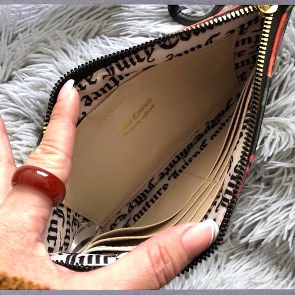 🍀Juicy Couture Nwt Floral Rose Printed Wristlet - Picture 5 of 5
